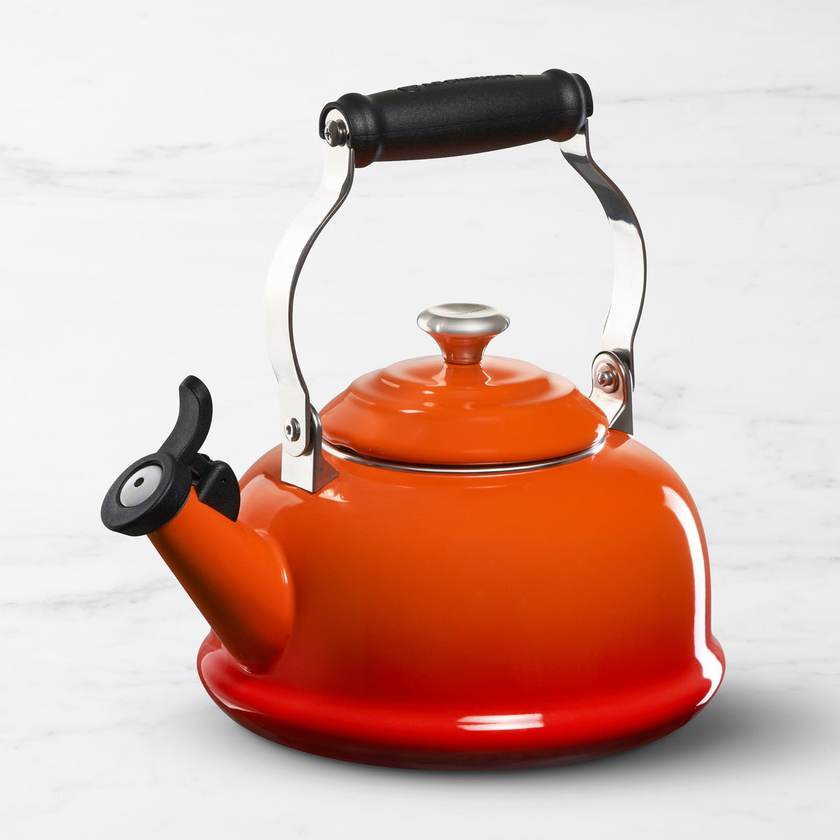Le Creuset Classic Whistling Tea Kettle,Flame,