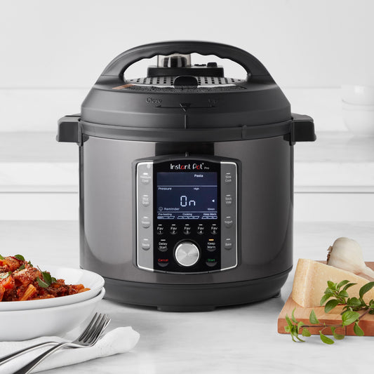 Instant Pot Pro Multi-Use Pressure Cooker,6-qt,
